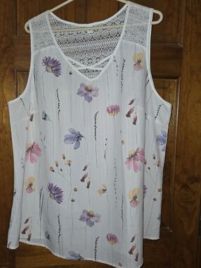 Beautiful Light Weight Sleeveless Top. 2X